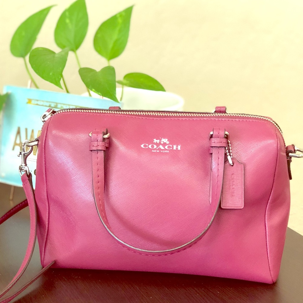 Coach-100% authentic crossbody.